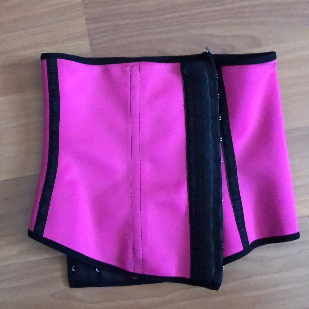 Squeeze Me Skinny waist trainer